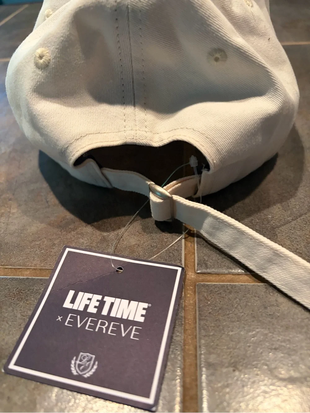 Evereve Athletic Country Club Cap - Cream Crown & Red Brim